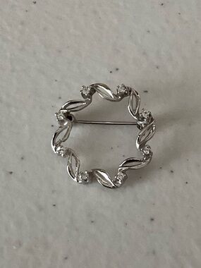 Sterling Silver Twisted Circle Brooch